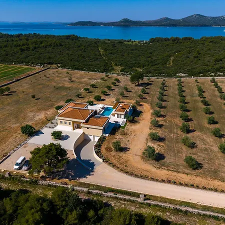 La Consess Villa